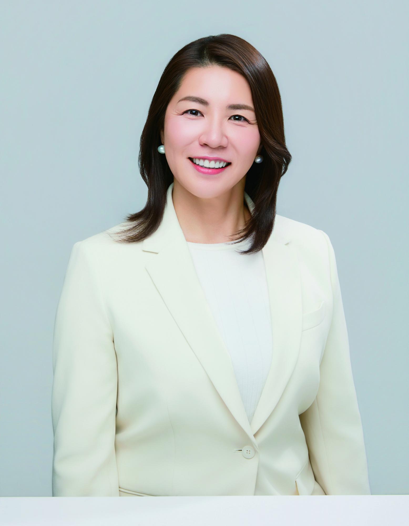 米丸市長上半身(就任前)