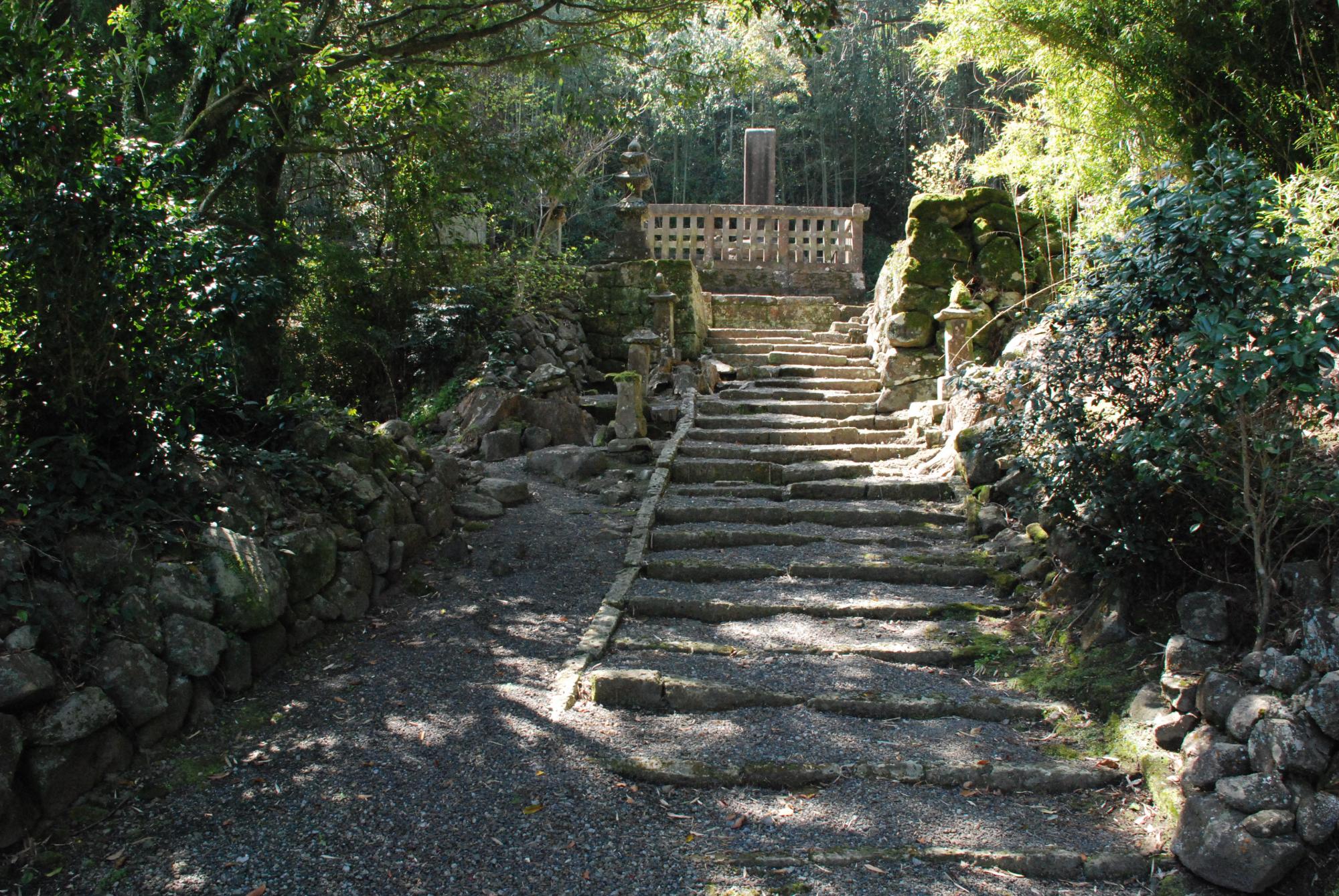 長年寺墓地