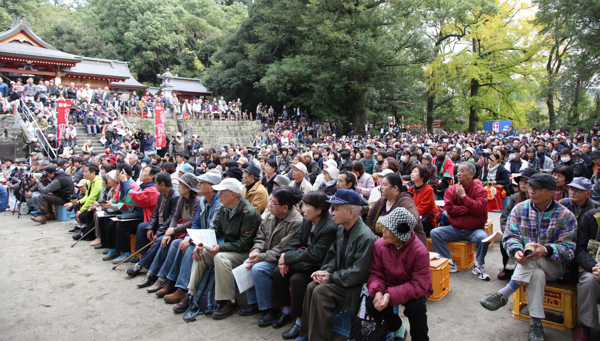 芸術祭観客