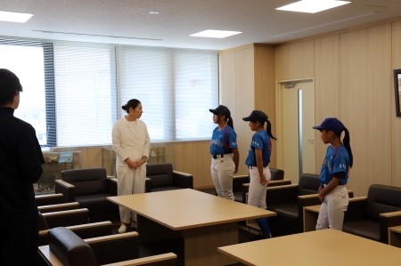 2026軟式女子野球選手表敬1