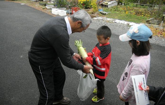 いのちの絆プロジェクト野菜贈呈